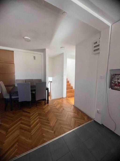 Prishtina Dardania Apartment プリシュティナ エクステリア 写真